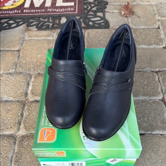easy street Shoes - Easy Street Black Women's Loafers